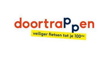  Logo Doortrappen met slogan ‘veiliger fietsen tot je 100ste’.